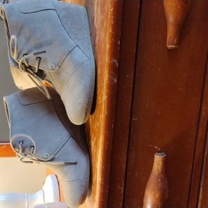Toms wedge shoes